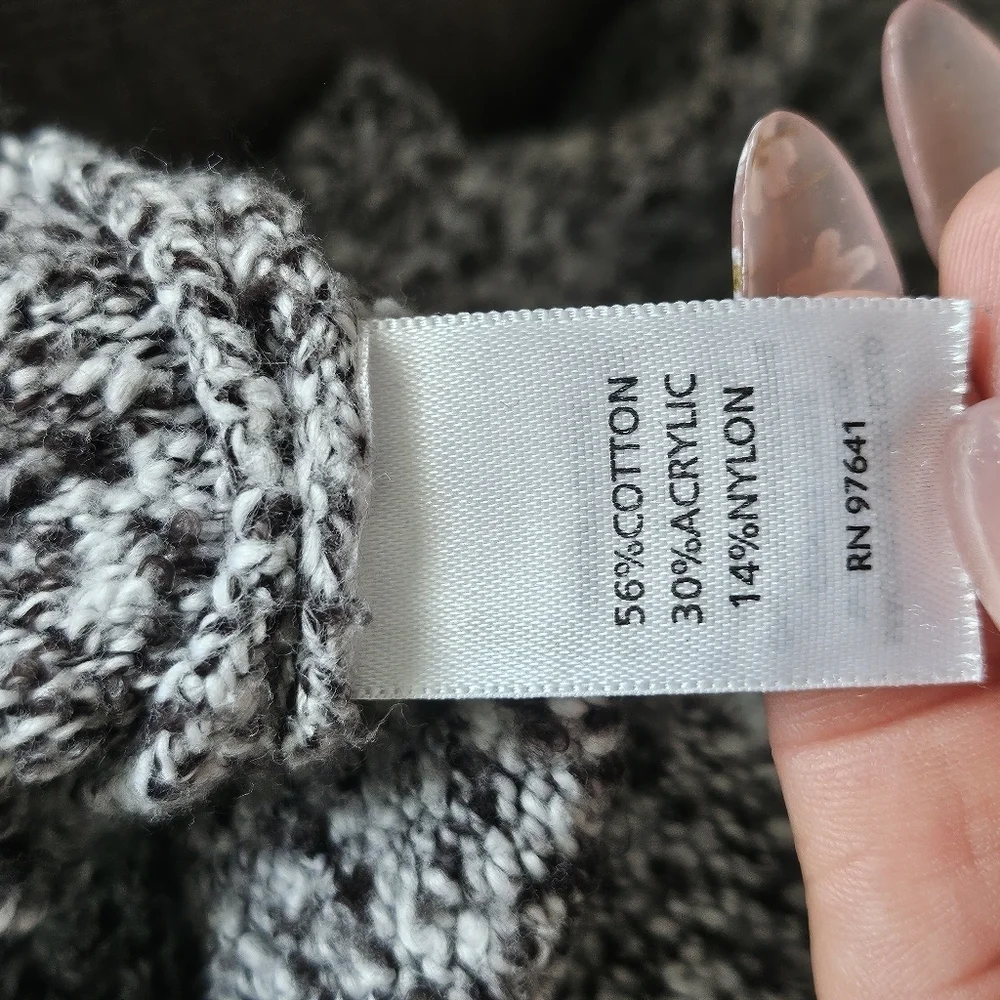 J.Jill Women's Gray Front Pockets knit Casual Chic comfy Sweater Size M.